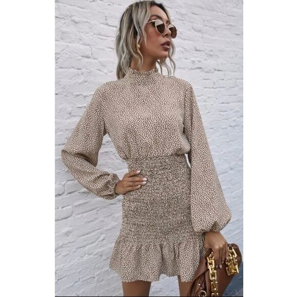 Women's shirred ruffle hem smocked waist heart print mini Dress Size 2 Going out - Picture 1 of 7